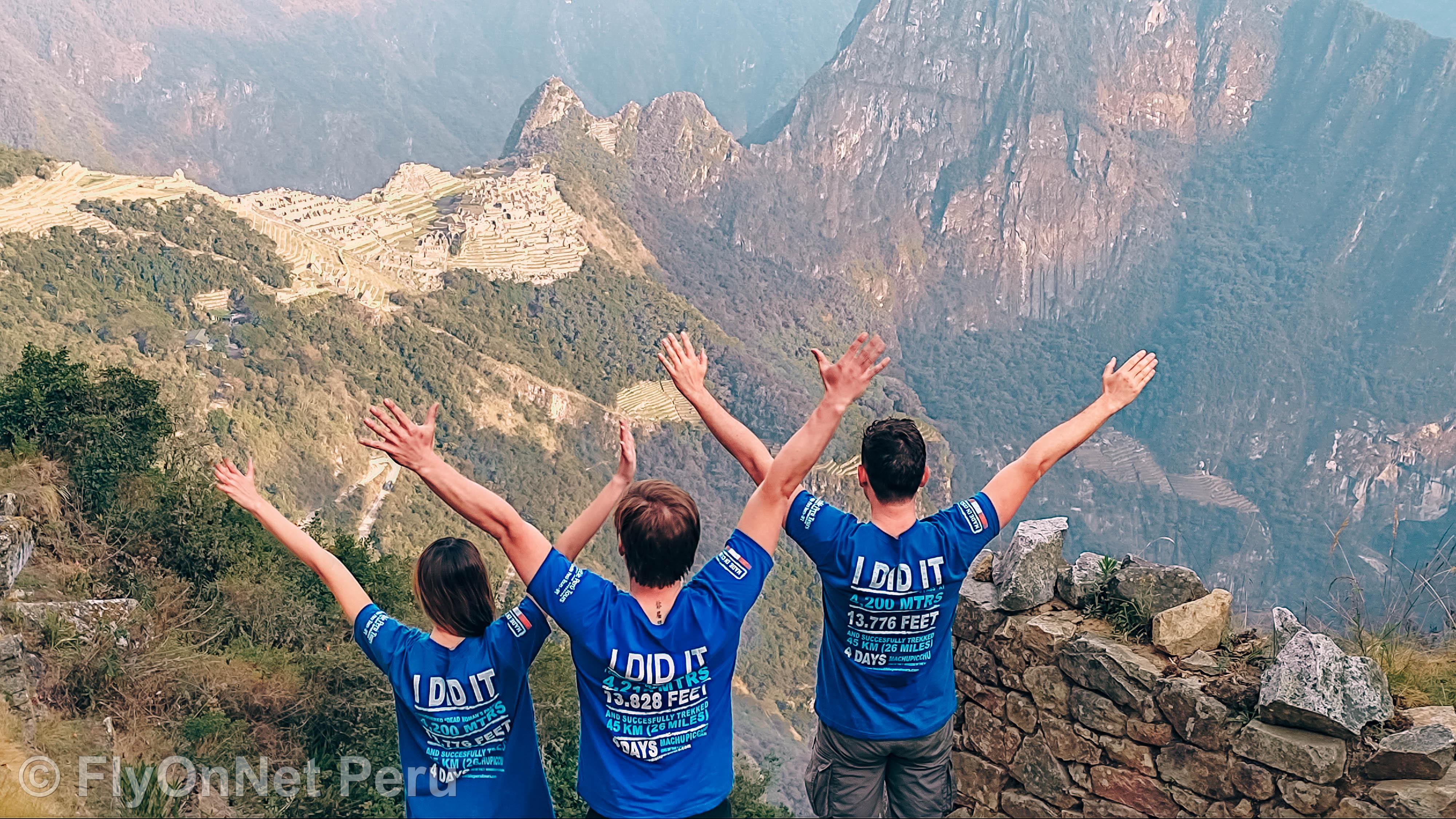 Album photos: Arrivée du groupe de randonneurs au Machu Picchu