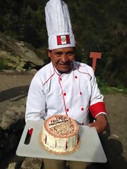 Notre Chef préparant un gâteau